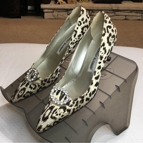 Manolo Blahnik | Shoes | Manolo Blahnik Kitten Heel Pumps | Poshmark